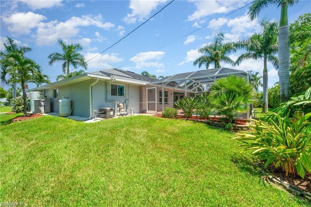 844 SW 17th Ter, Cape Coral, FL 33991 Photo