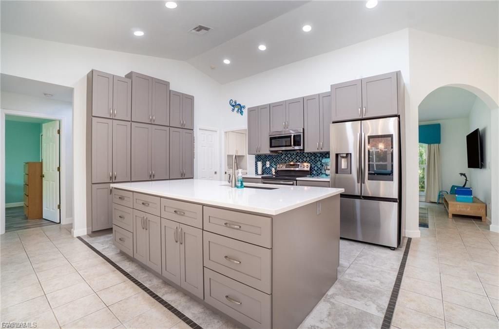 844 SW 17th Ter, Cape Coral, FL 33991 Photo