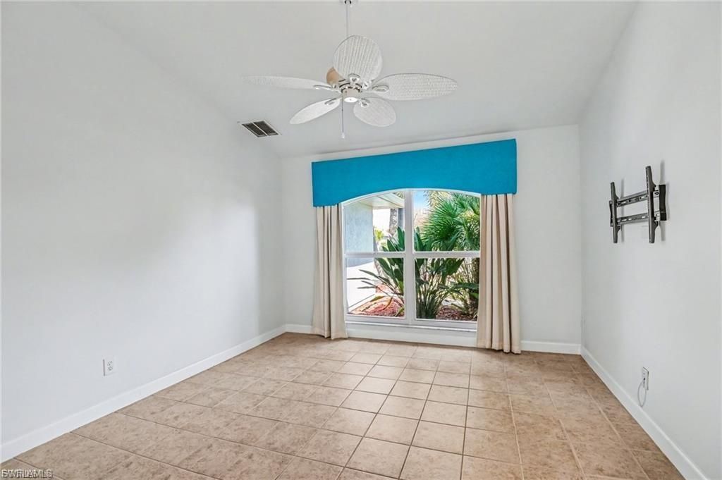 844 SW 17th Ter, Cape Coral, FL 33991 Photo