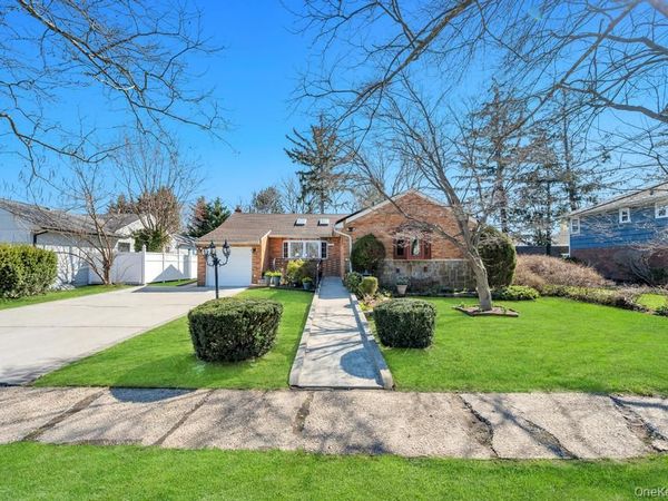 96 Rosedale Road, North Woodmere, NY 11581