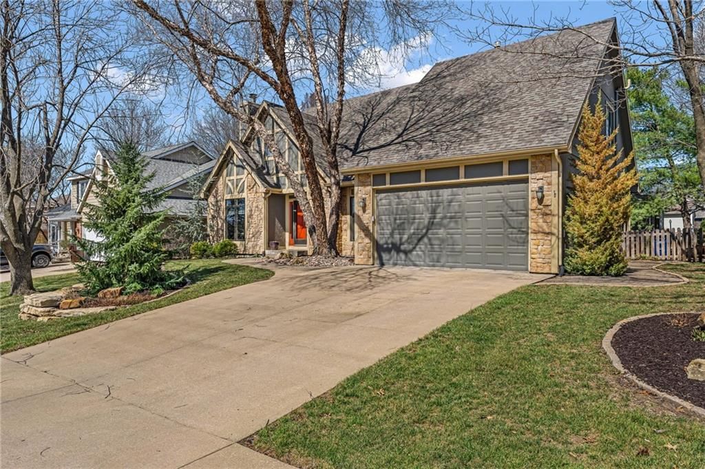 908 Easy Street, Lawrence, KS 66049 Main Photo