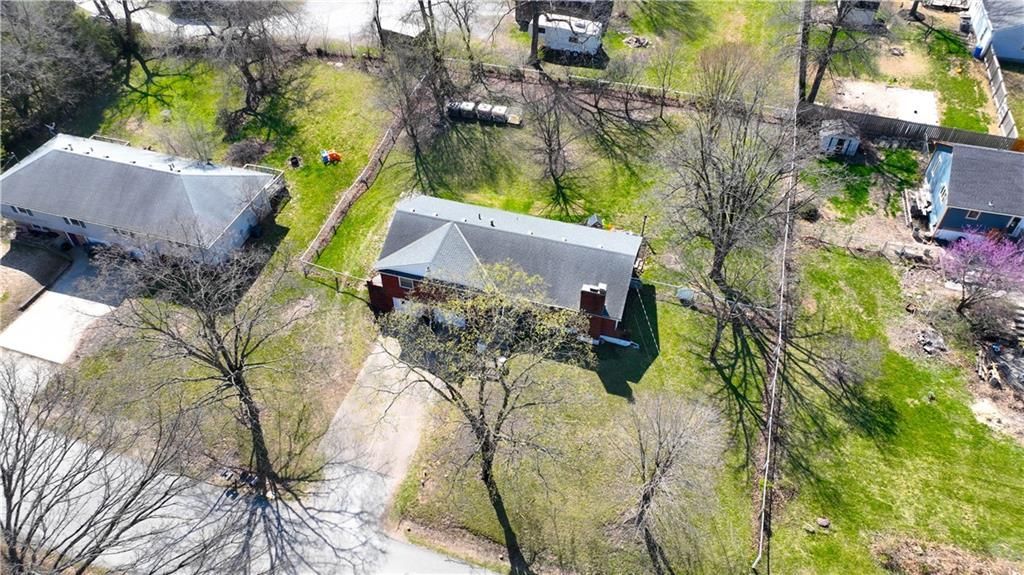 8801 Orchard Street, Pleasant Valley, MO 64068 Main Photo