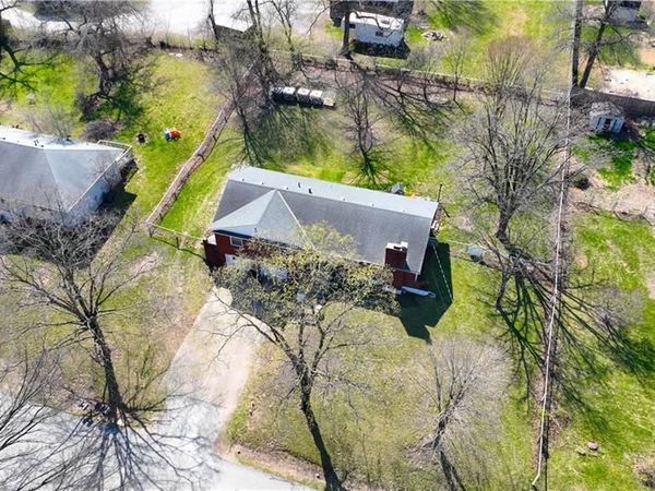 8801 Orchard Street, Pleasant Valley, MO 64068