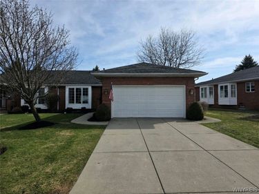 3 Saint Charles Court , Buffalo, NY 14221