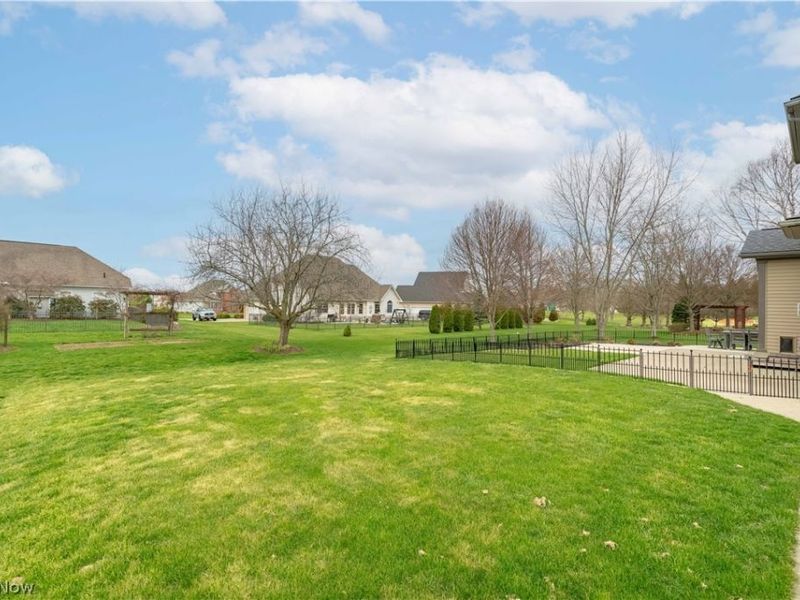 6607 Woodbridge Circle NW, Massillon, OH 44646 Photo 5