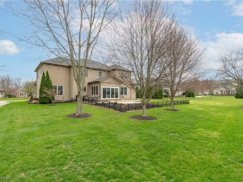 6607 Woodbridge Circle NW, Massillon, OH 44646 Photo 7