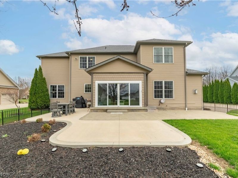 6607 Woodbridge Circle NW, Massillon, OH 44646 Photo 9