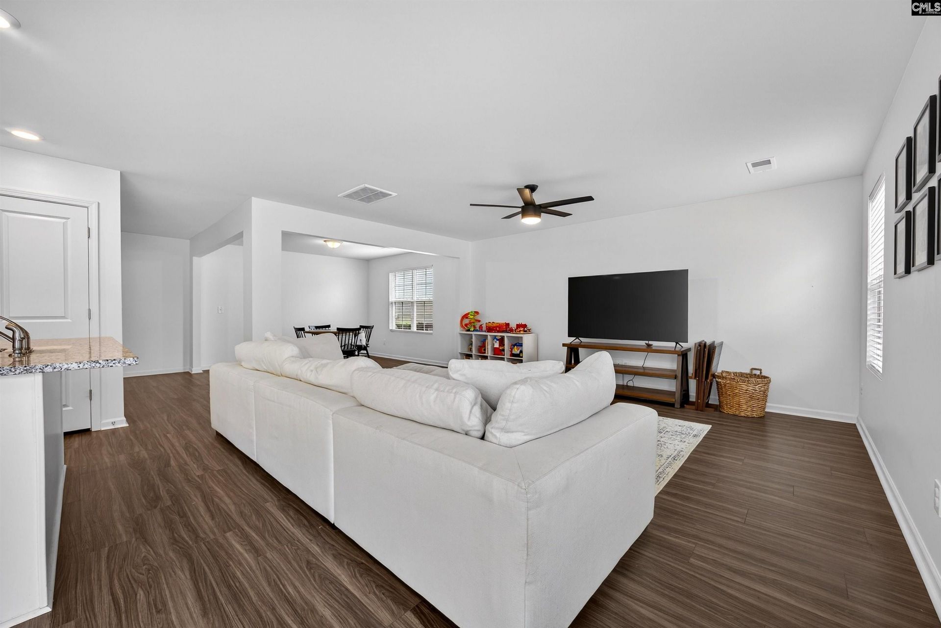 2410 Trakand Drive  Photo 10