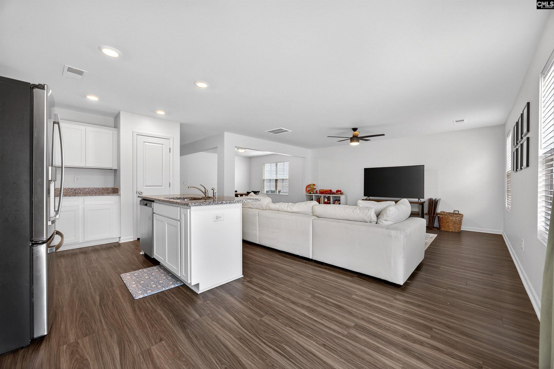 2410 Trakand Drive  Photo 12