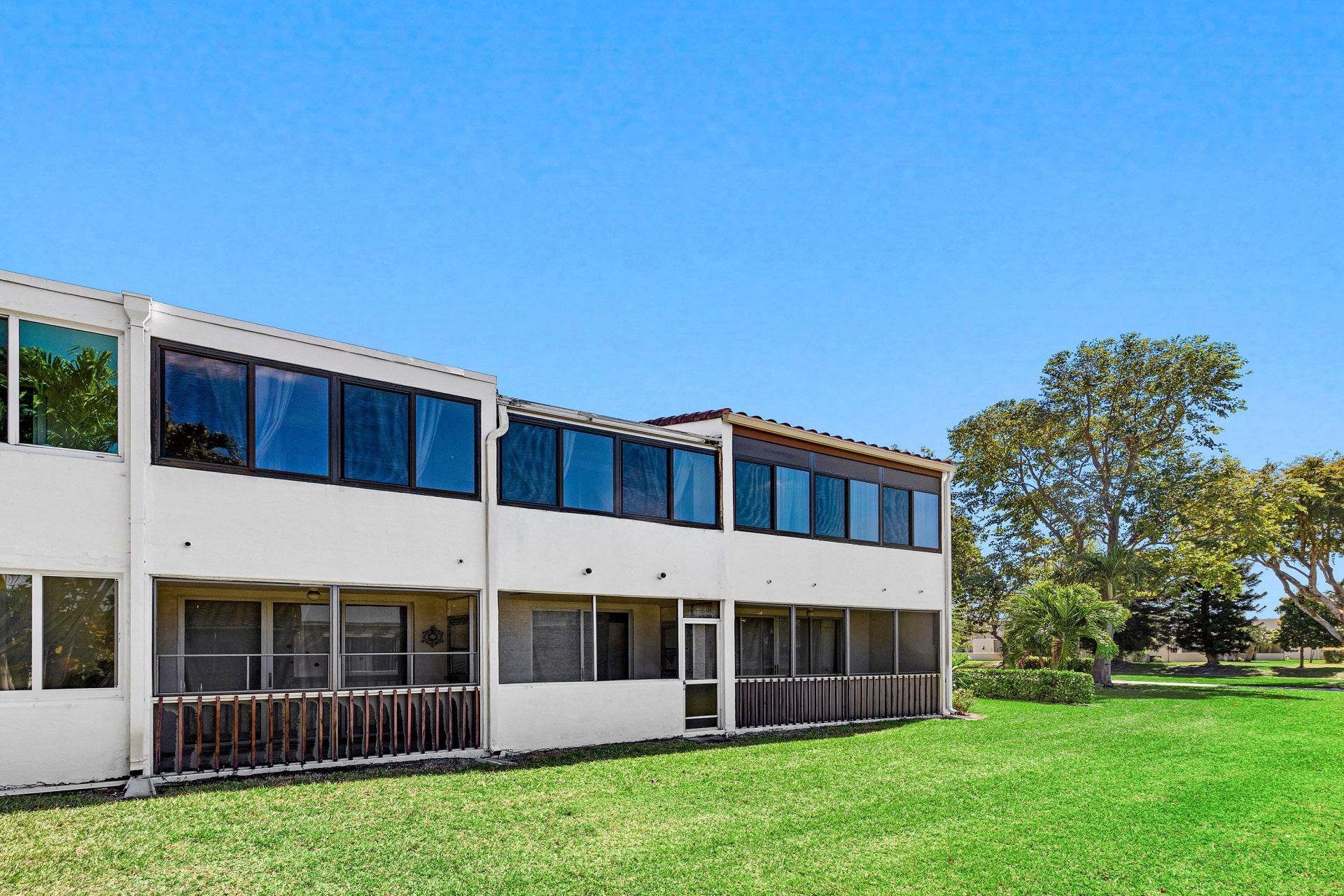 2561 Boundbrook Boulevard, Unit 209, Palm Springs, FL 33406 Photo