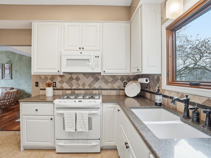 718 Westray Drive, Westerville, OH 43081 Photo 17