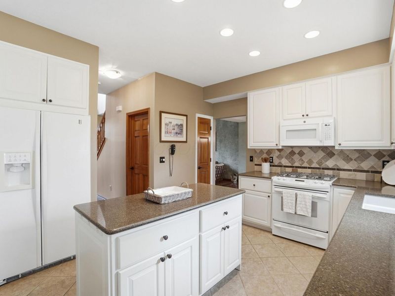 718 Westray Drive, Westerville, OH 43081 Photo 18