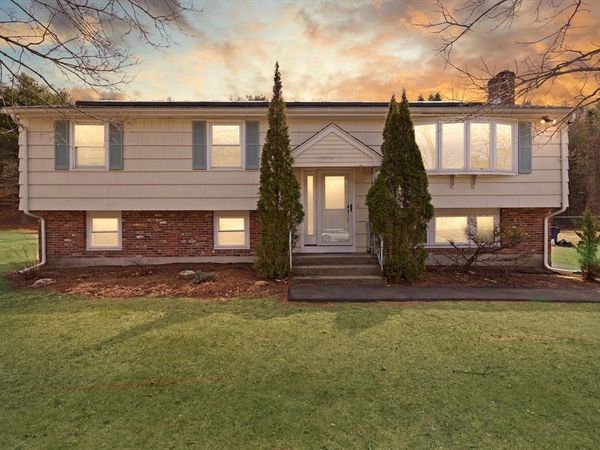 26 Sandy Ridge Cir, Sharon, MA 02067