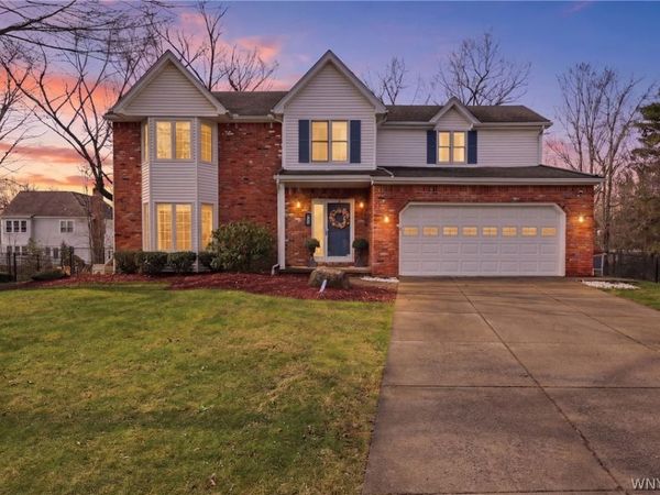 33 Randwood Ct., Getzville, NY 14068