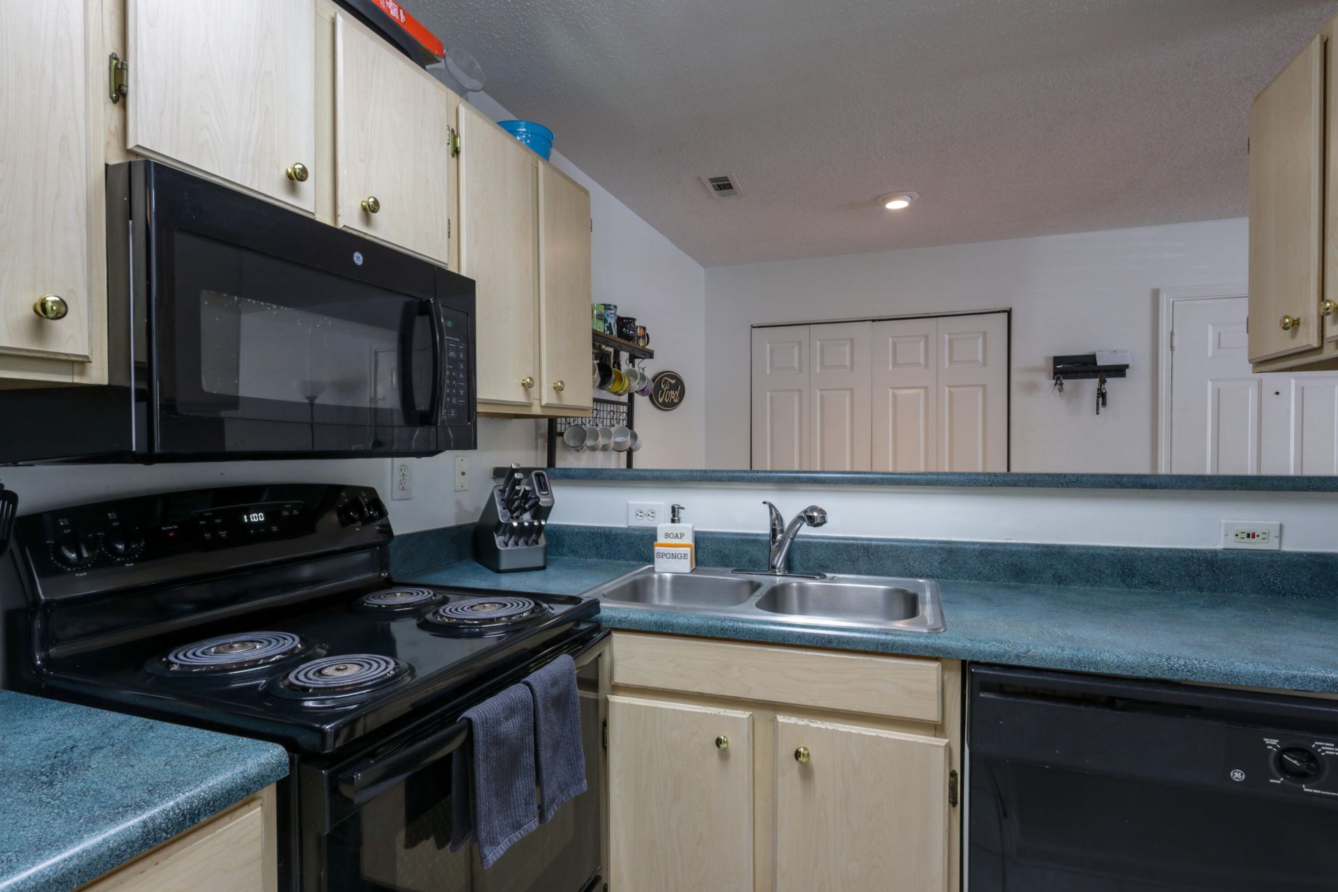 188 Midland Parkway Photo 11