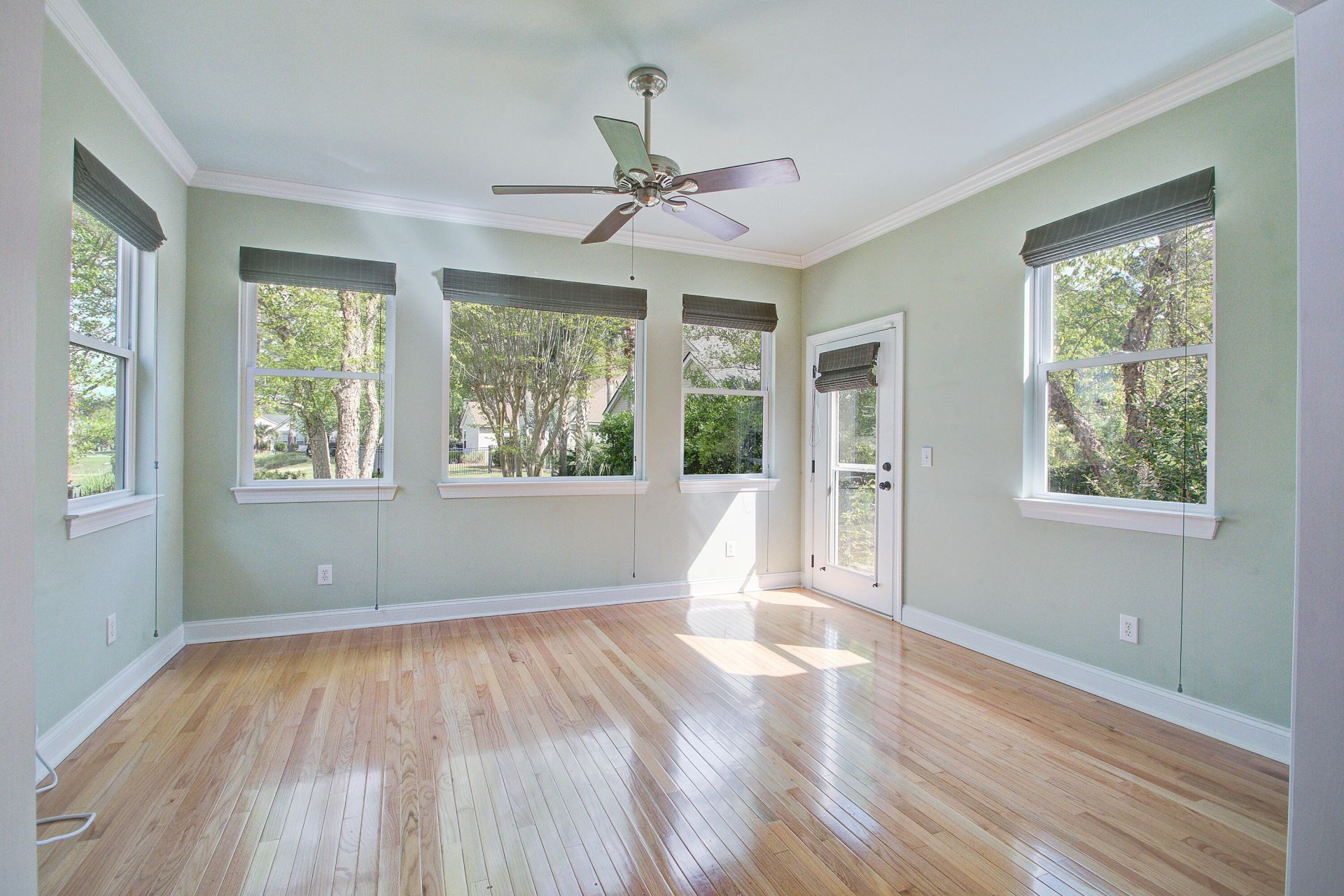 1462 Clarendon Way Photo 14