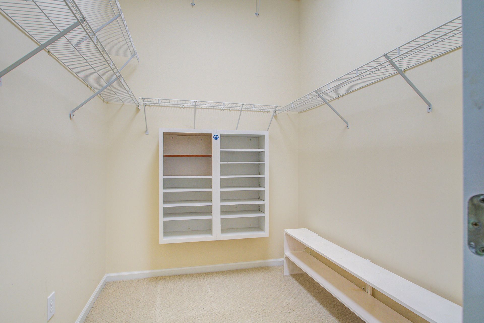 1462 Clarendon Way Photo 19