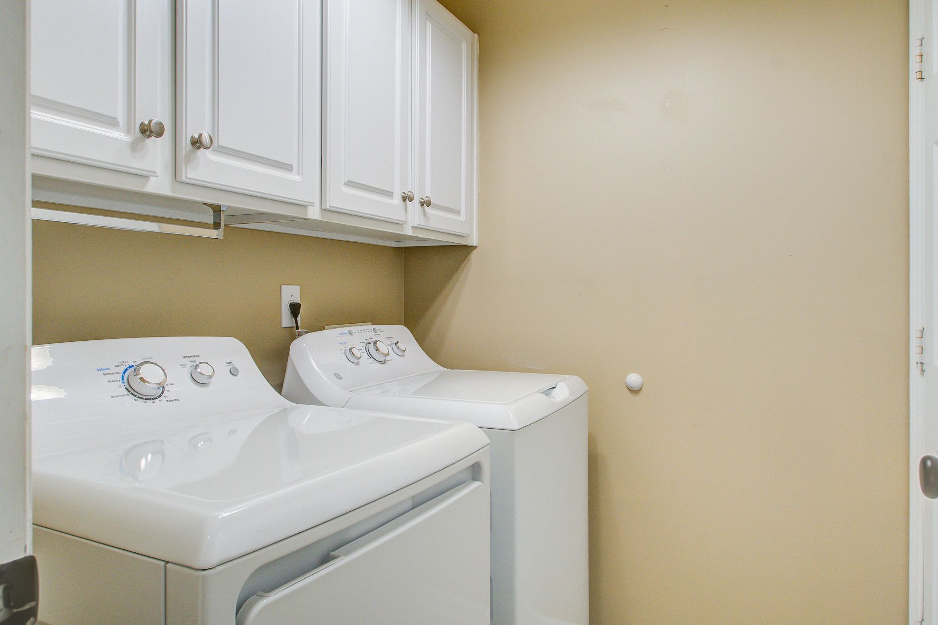 1462 Clarendon Way Photo 20