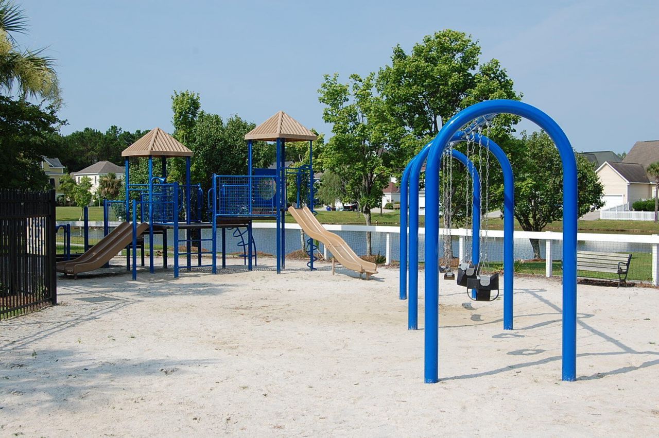 1462 Clarendon Way Photo 33