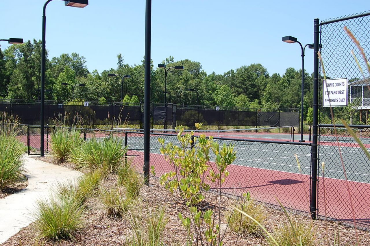 1462 Clarendon Way Photo 36