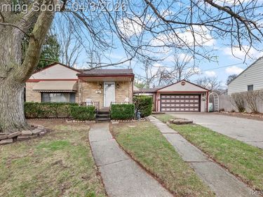 516 E Woodward Heights Boulevard, Hazel Park, MI 48030