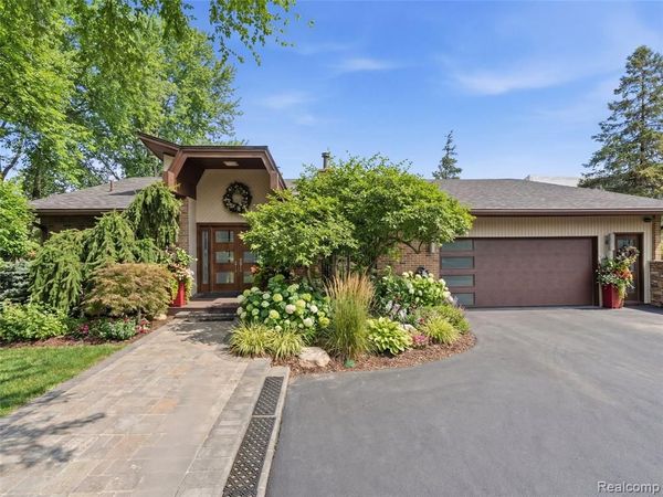 4749 Tara Court, West Bloomfield Twp, MI 48323