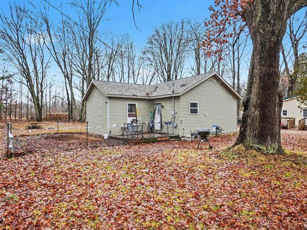 1147 S Bingham Avenue, White Cloud, MI 49349