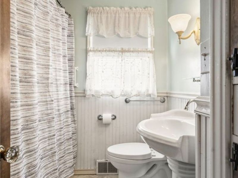 4454 2nd Street NW, Canton, OH 44708 Photo 16