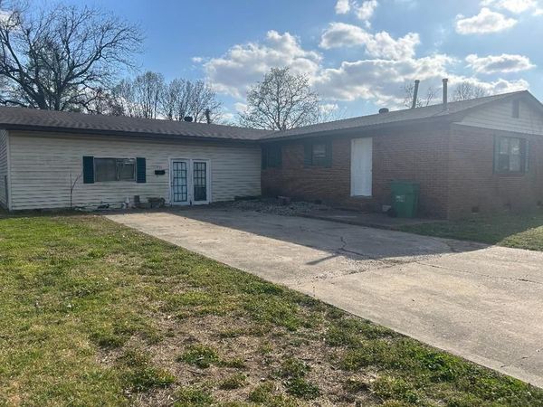 121 E Pecan Street, Blytheville, AR 72315