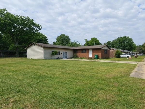121 E Pecan Street, Blytheville, AR 72315