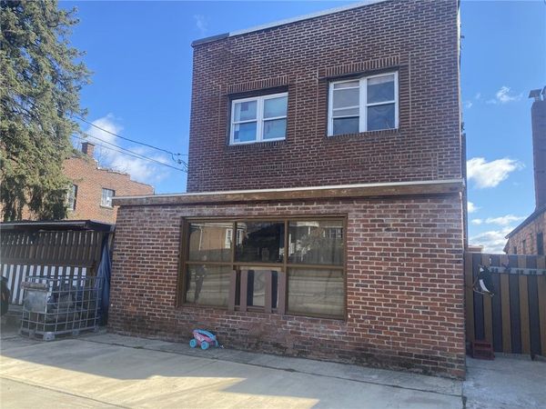 2730 Middletown Rd , Pittsburgh, PA 15205