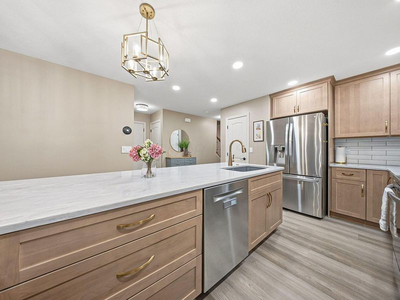 565 Apple Valley Circle, Delaware, OH 43015 Photo 13