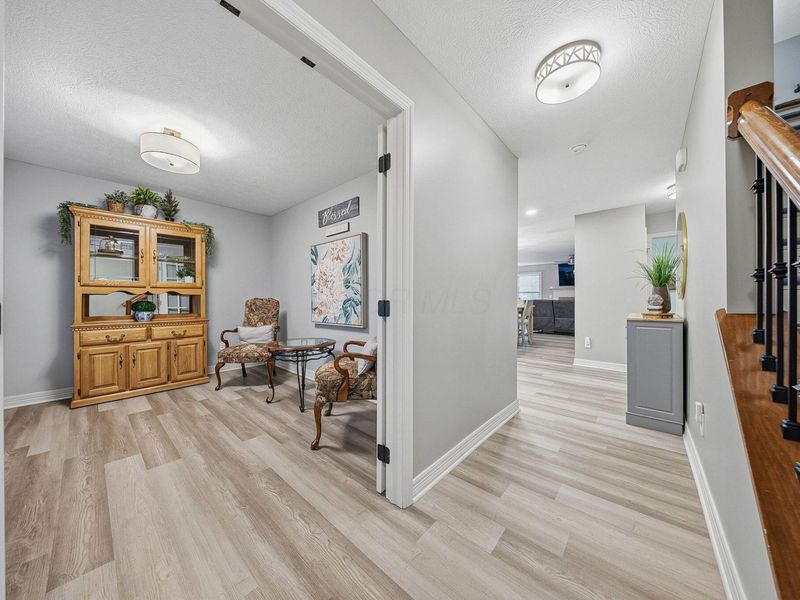 565 Apple Valley Circle, Delaware, OH 43015 Photo 6