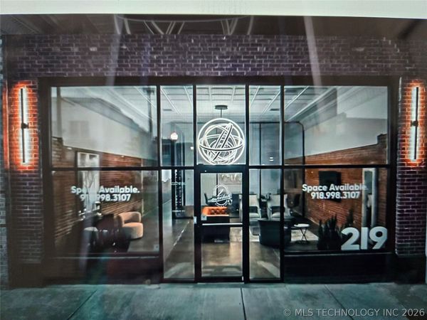 219 E Rogers Boulevard , Skiatook, OK 74070