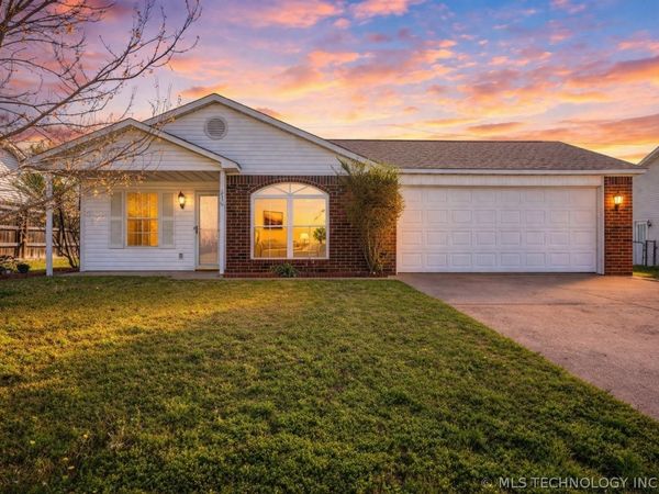 1830 Woodmere Road , Claremore, OK 74017