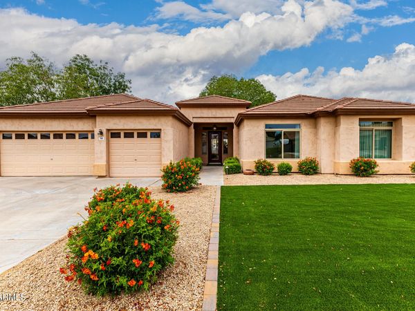 648 S ROANOKE Street, Gilbert, AZ 85296