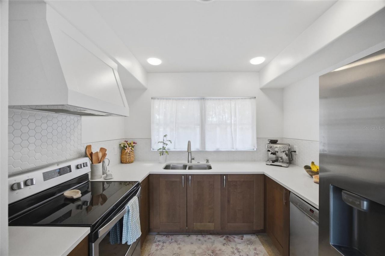 615 Fontana Lane , Bradenton, FL 34209 Photo