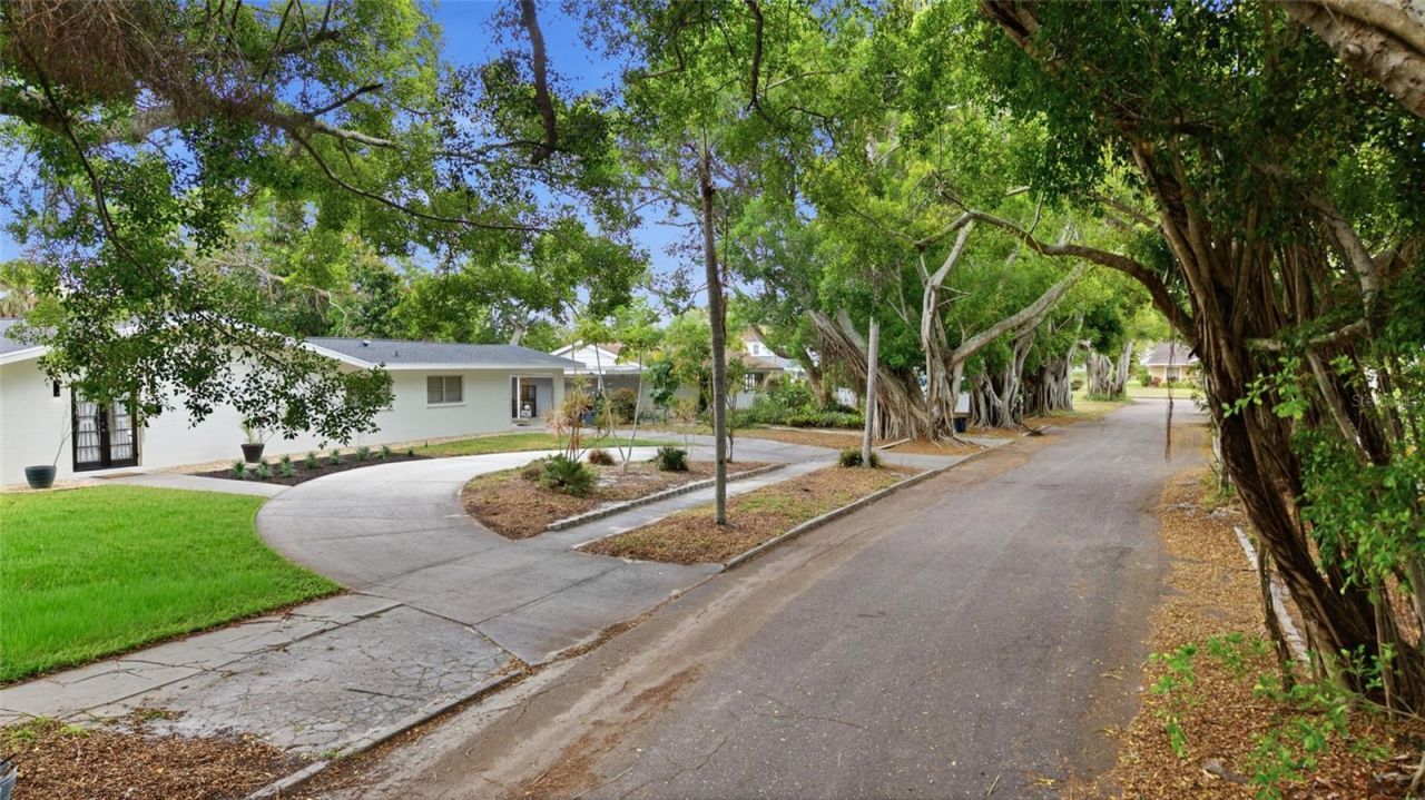 615 Fontana Lane, Bradenton, FL 34209 Photo