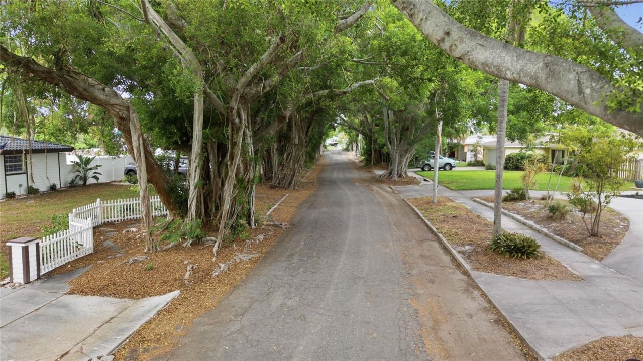 615 Fontana Lane, Bradenton, FL 34209 Photo