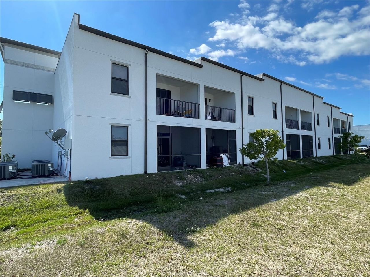 907 Skyline Boulevard , Unit 915, Cape Coral, FL 33991 Photo