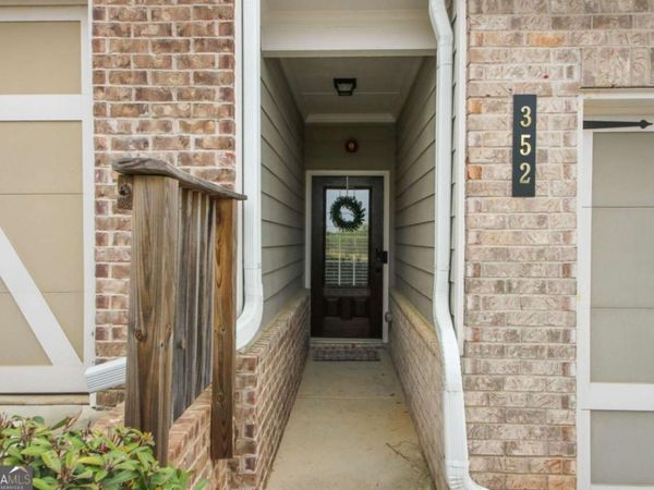 352 Cherryhill Lane, Woodstock, GA 30188