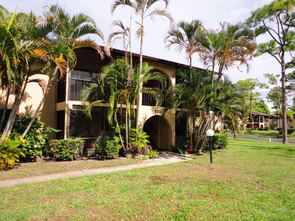 425 Pine Glen Lane, Unit C-2, Greenacres, FL 33463