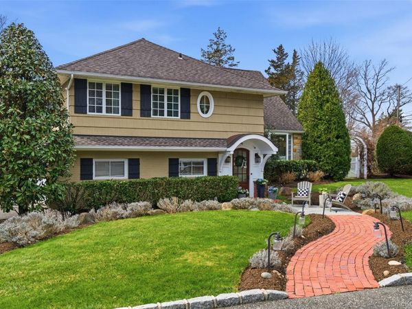 36 Bay Drive E, Huntington, NY 11743