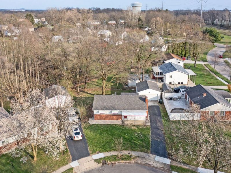 4933 Travers Court, Hilliard, OH 43026 Photo 3