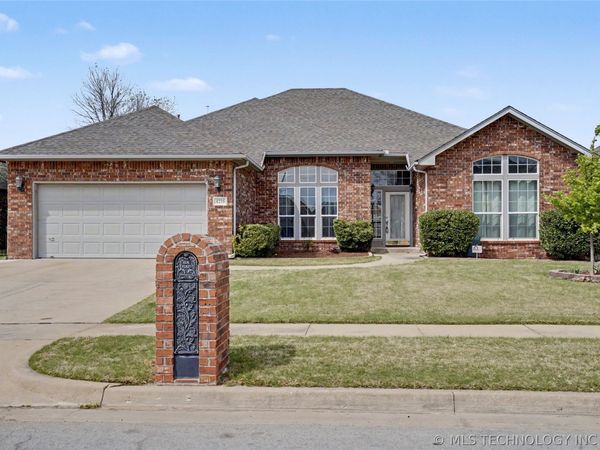 4216 W Detroit Street , Broken Arrow, OK 74012