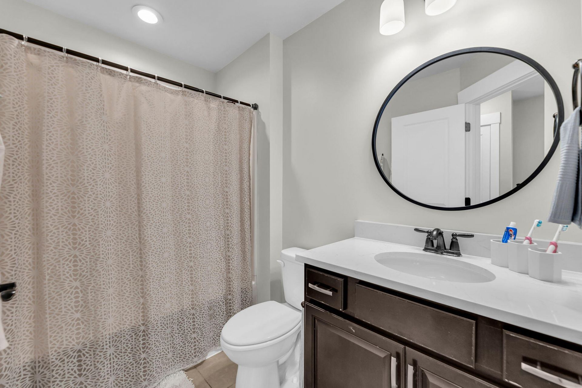 3005 Amberbrook Lane Photo 37