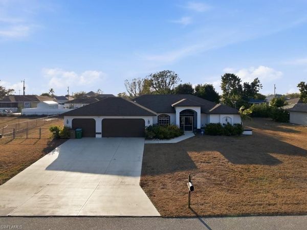 32 NE 9th AVE , CAPE CORAL, FL 33909