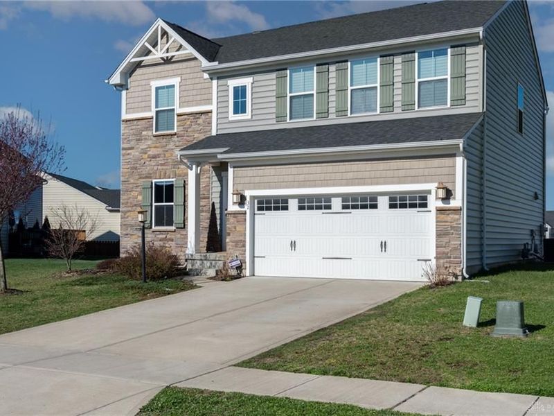 32 Waterford Boulevard, Fairborn, OH 45324 Photo 1