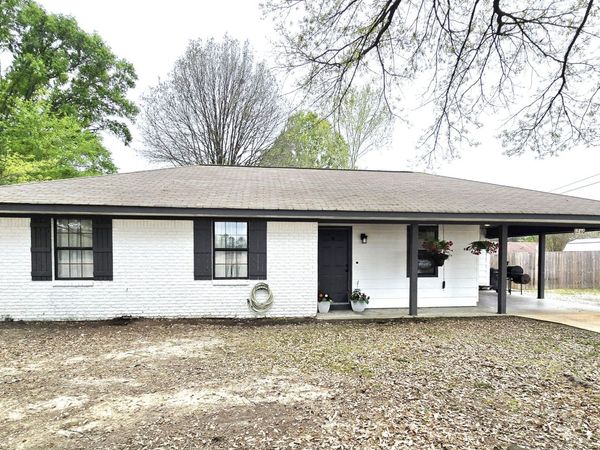 1260 Tabernacle, Columbus, MS 39702