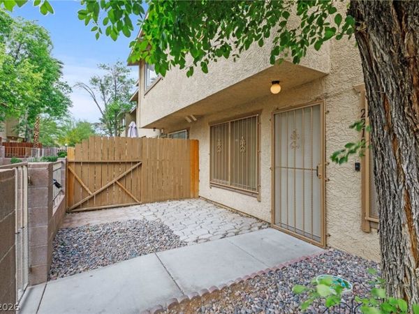 2212 Silver Pine Drive , Las Vegas, NV 89108